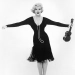Marilyn Monroe, Con faldas y a lo loco (10)